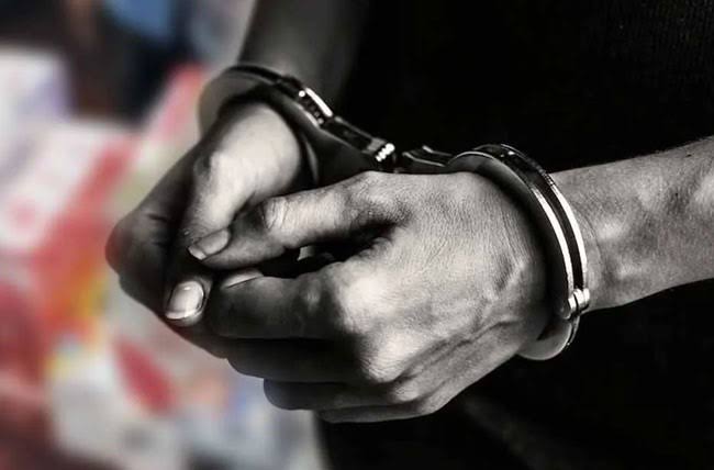 Kwekwe man  arrested over the fatal stabbing of another man following tuckshop dispute